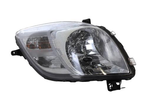 Used Left headlight TOYOTA YARIS (_P9_) 1.4 D-4D (NLP90_, NLP90R) (90 hp) 29988074