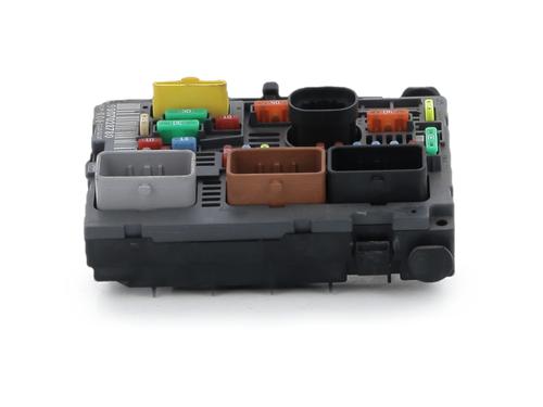 Used Fuse box Fuse box 37086733 37086733