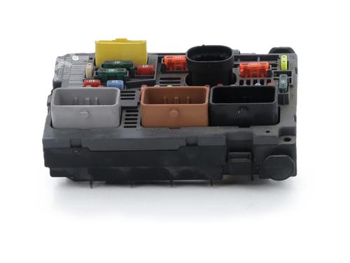 Used Fuse box Fuse box 37086548 37086548