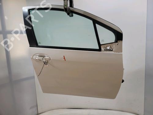 Used Right front door TOYOTA YARIS (_P13_) 1.3 (NSP130_, NSP130) (99 hp) 30828383