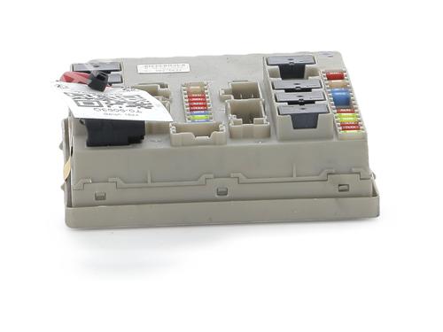 Used Fuse box Fuse box RENAULT CLIO III (BR0/1, CR0/1) 1.2 16V (BR02, BR0J, BR11, CR02, CR0J, CR11) (75 hp) 39907871 39907871