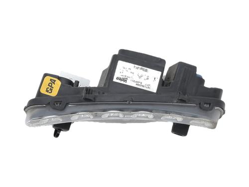 Used Left daytime light Left daytime light 38031642 38031642