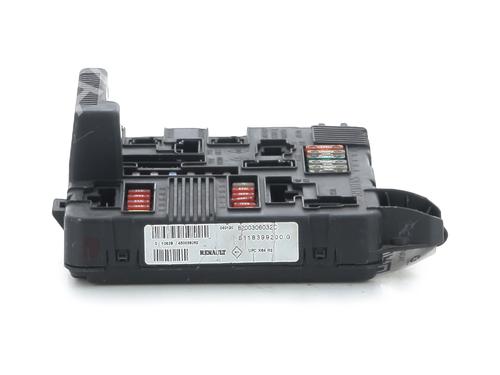 Used Fuse box RENAULT SCÉNIC II (JM0/1_) 2.0 (JM05, JM0U, JM1N, JM1U, JM2V) (135 hp) 31078893