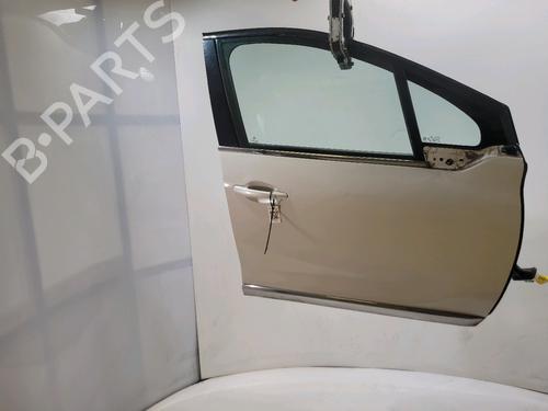 right-front-door-peugeot-2008-i-cu_-2013-39547719 main image