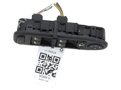 Used Left front window switch CITROËN C5 I (DC_) 2.0 16V (DCRFNC, DCRFNF) (136 hp) 30799103
