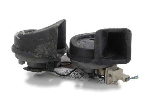 Used Horn PEUGEOT 3008 I MPV (0U_) 1.6 HDi (109 hp) 28177573