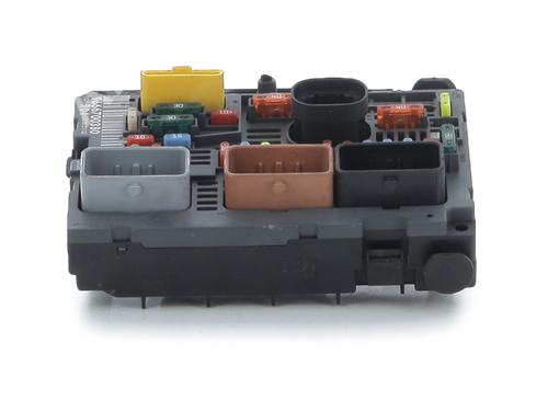 Used Fuse box PEUGEOT 308 CC (4B_) 2.0 HDi (140 hp) 31577548