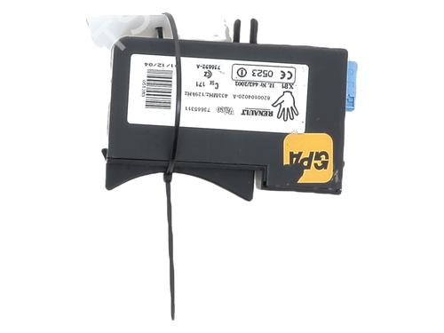 Used Card reader RENAULT ESPACE IV (JK0/1_) 2.2 dCi (JK0H) (150 hp) 31031925