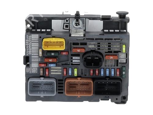 Fuse box PEUGEOT 5008 (0U_, 0E_) 2.0 HDi 150 / BlueHDi 150 | BP29517390E1 