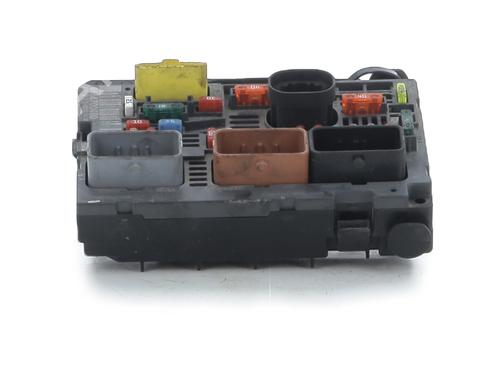 Used Fuse box PEUGEOT EXPERT Van (VF3A_, VF3U_, VF3X_) 2.0 HDi 120 (120 hp) 32401704