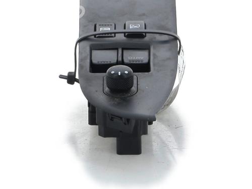 Left front window switch SUZUKI GRAND VITARA II (JT, TE, TD) 1.9 DDiS All-wheel Drive (JT419, TD44, JB419WD, JB419XD,... | BP32717866I27 - Image 3