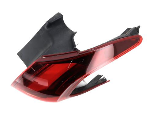 Used Right taillight PEUGEOT 2008 I (CU_) 1.2 THP 130 / PureTech 130 (130 hp) 31122569