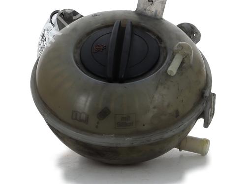 Used Expansion tank VW GOLF VII (5G1, BQ1, BE1, BE2) 1.6 TDI (105 hp) 24192283