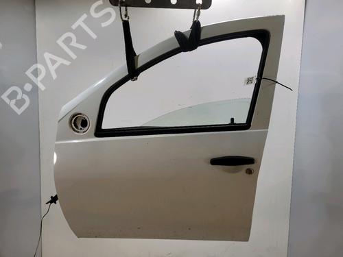 Used Left front door DACIA SANDERO 1.2 16V LPG (75 hp) 31876569