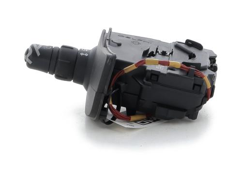 switch-renault-clio-iii-br01-cr01-2005-2006-2007-2008-2009-2010-2011-2012-2013-2014-33533897 main image