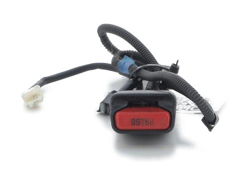 Used Seat buckle TOYOTA YARIS (_P13_) 1.3 (NSP130_, NSP130) (99 hp) 30842613