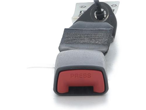 Used Seat buckle TOYOTA YARIS (_P9_) 1.4 D-4D (NLP90_, NLP90R) (90 hp) 31845315