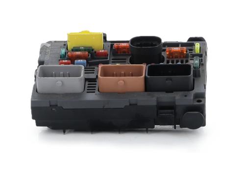 Used Fuse box Fuse box PEUGEOT 5008 (0U_, 0E_) 1.6 HDi (112 hp) 39608838 39608838