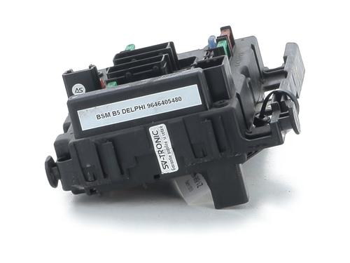 Used Fuse box PEUGEOT 807 (EB_) 2.2 HDi (128 hp) 31866865