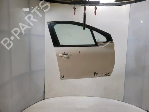 Used Right front door Right front door 39117468 39117468