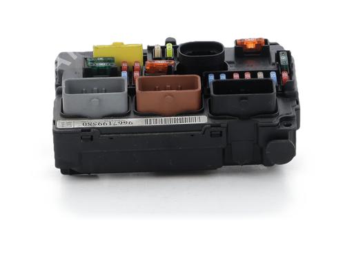 Used Fuse box Fuse box 39224484 39224484