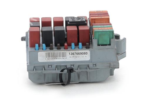Used Fuse box Fuse box 38081981 38081981
