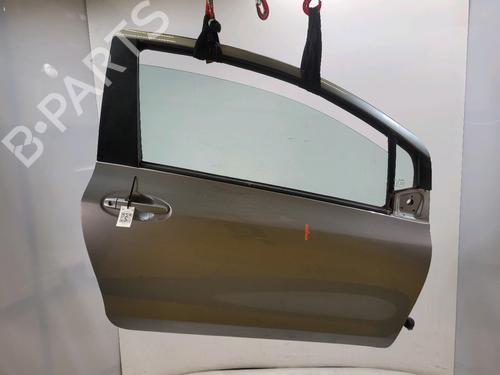 Dør høyre foran TOYOTA YARIS (_P9_) 1.0 VVT-i (KSP90_, KSP90R) (69 hp) 31699777