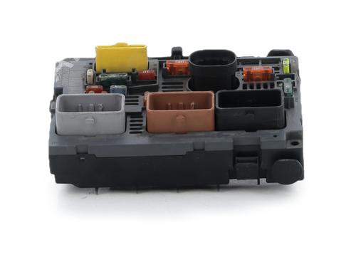 Used Fuse box Fuse box 37627377 37627377