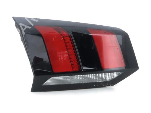 Used Left tailgate light Left tailgate light PEUGEOT 5008 II (MC_, MJ_, MR_, M4_) 1.2 THP (MRHNYH, MRHNYW, MRHNSJ, MRHNSU, MRHNSM) (131 hp) 33533717 33533717