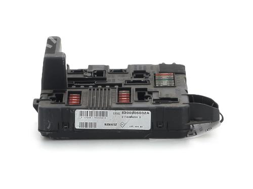 Sikringsdåse RENAULT SCÉNIC II (JM0/1_) 1.9 dCi (JM0G, JM12, JM1G, JM2C) (120 hp) 30334534