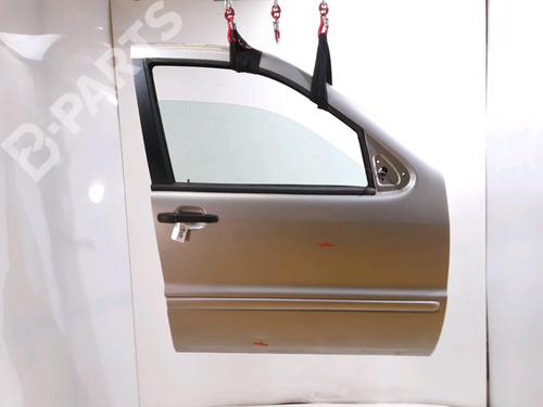 Used Right front door MERCEDES-BENZ M-CLASS (W163) ML 270 CDI (163.113) (163 hp) 10863787