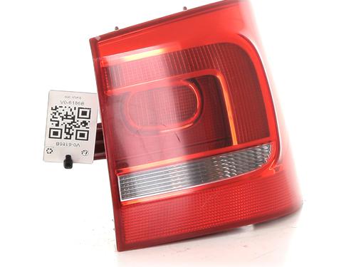 Right taillight VW TOURAN (1T3) 2.0 TDI | BP27582615C35 