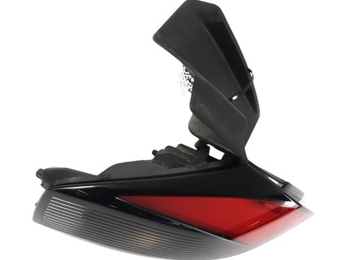 Used Left taillight PEUGEOT 5008 II (MC_, MJ_, MR_, M4_) 1.2 THP (MRHNYH, MRHNYW, MRHNSJ, MRHNSU, MRHNSM) (131 hp) 30049294