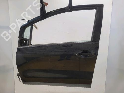 Used Left front door TOYOTA YARIS (_P9_) 1.4 D-4D (NLP90_, NLP90R) (90 hp) 32460615