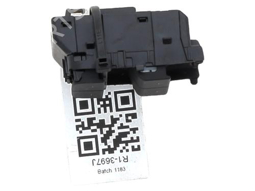 Used Left front window switch TESLA MODEL Y (5YJY) EV (264 hp) 31304062