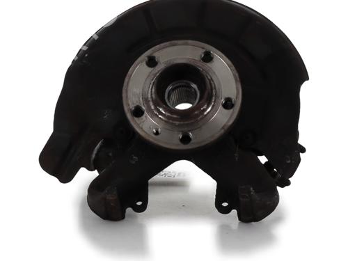 Used Left front steering knuckle VW POLO IV (9N_, 9A_) 1.2 (60 hp) 31032274