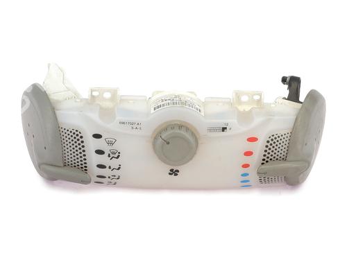 Airco bedieningspaneel TOYOTA AYGO (_B1_) 1.0 (KGB10_, KGB10R) (68 hp) 21799519