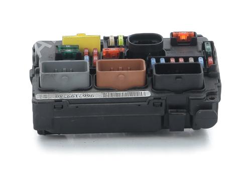 caixa-de-fusiveis-citroen-c3-ii-sc_-2009-31937798 main image