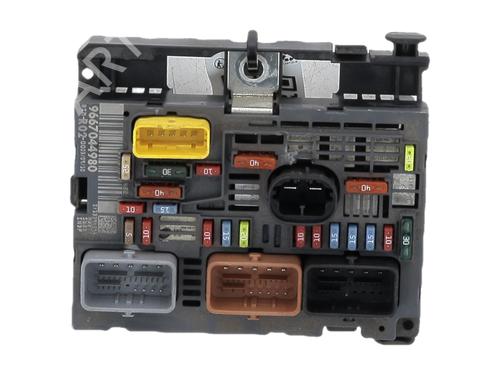 Fuse box CITROËN C5 III (RD_) 1.6 HDi 110 (RD9HZC) | BP37483245E1 - Image 2