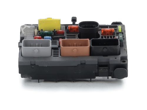Used Fuse box Fuse box PEUGEOT 308 I (4A_, 4C_) 1.6 HDi (92 hp) 33733090 33733090