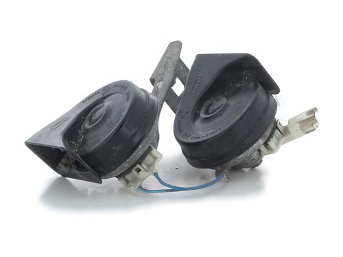 Used Horn PEUGEOT 308 SW II (LC_, LJ_, LR_, LX_, L4_) 1.6 HDi / BlueHDi 115 (LCBHXM, LCBHXT) (115 hp) 31367483