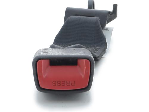 Used Seat buckle TOYOTA YARIS (_P9_) 1.3 VVT-i (SCP90_, SCP90R) (87 hp) 30768838