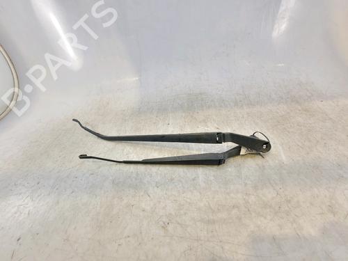 Used Front windshield wiper arm SUZUKI SX4 S-Cross (JY) 1.6 DDiS (AKK 416D) (120 hp) 27905382