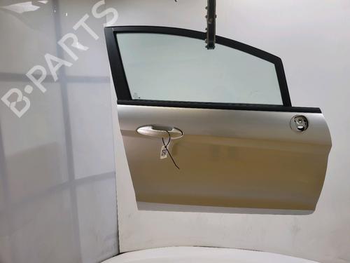 Used Right front door Right front door 39490213 39490213