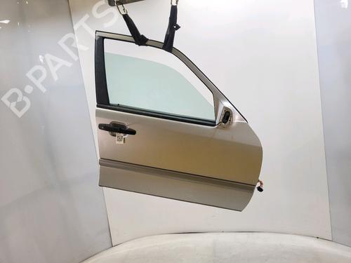 Used Right front door MERCEDES-BENZ C-CLASS (W202) C 220 D (202.121) (95 hp) 29381093