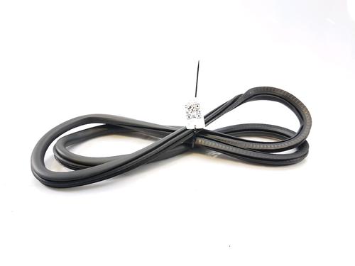 Used Rubber door seal DS DS 3 / DS 3 CROSSBACK (UR_, UC_, UJ_) 1.2 PureTech 130 (URHNSS) (131 hp) 25830651