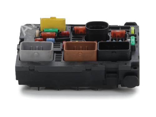 Used Fuse box PEUGEOT 407 (6D_) 1.6 HDi 110 (6D9HZC, 6D9HYC) (109 hp) 29381719