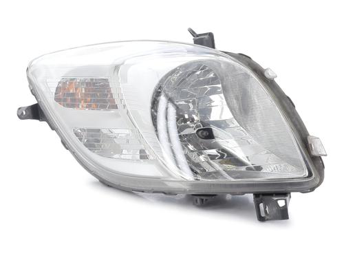 Used Left headlight TOYOTA YARIS (_P9_) 1.3 VVT-i (SCP90_, SCP90R) (87 hp) 31985198