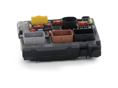 Used Fuse box Fuse box 38947722 38947722