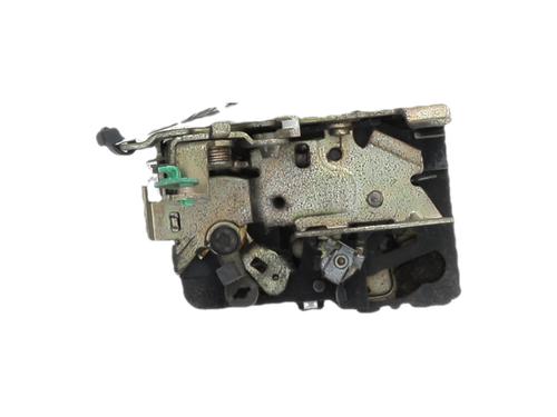 Używane Zamek drzwi przednich prawych Zamek drzwi przednich prawych RENAULT MASTER II Van (FD) 2.5 D (FD0A, FD0E, FD2E, FD3E) (80 hp) 36351121 36351121